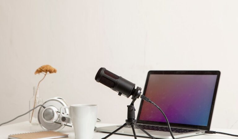 Importance Of Podcast In Future of Communication | The World Of Voices