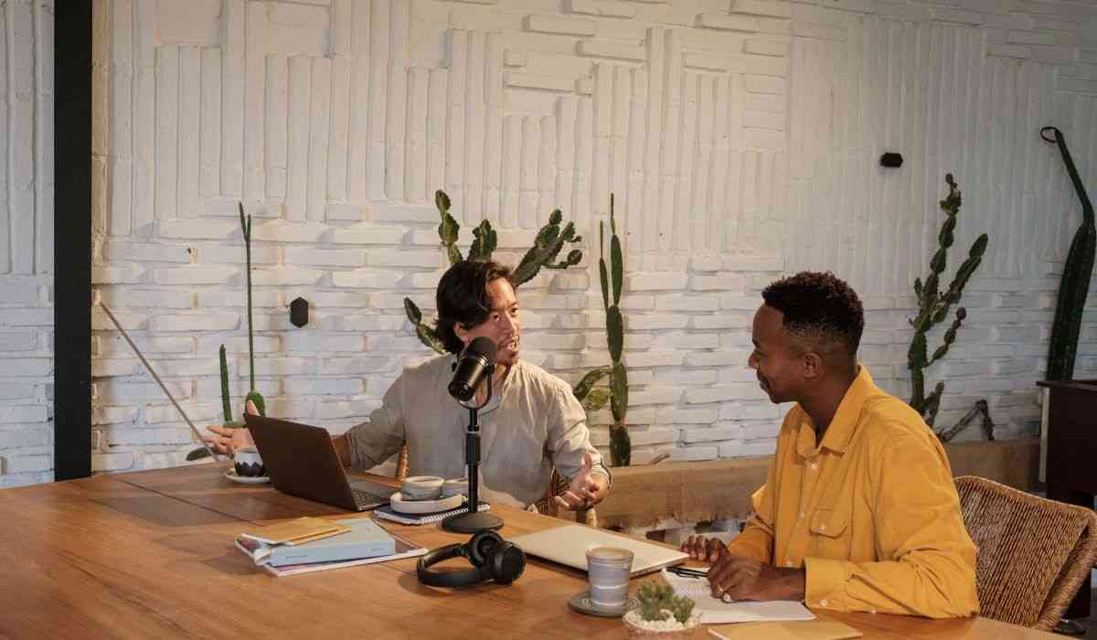 Leadership Insights Podcast for Business Professionals | The World Of Voices